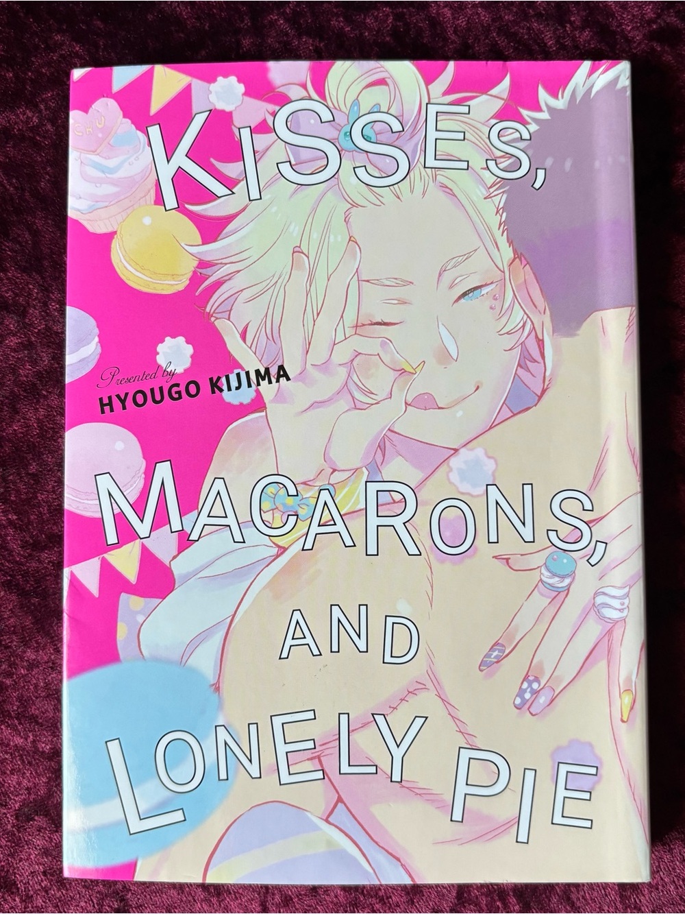 KISSES, MACARONS, AND LONELY PIE Manga